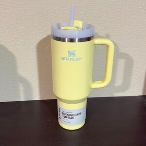 NWT STANLEY THE FLOWSTATE QUENCHER H2.0 FLOWSTATE™ TUMBLER | 40 OZ